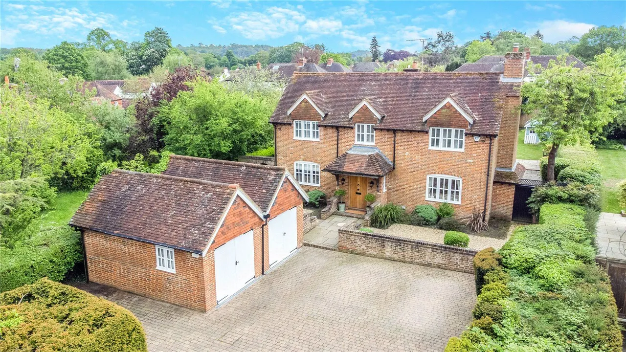 5 bed house for sale, Croft Lane, Crondall, GU10