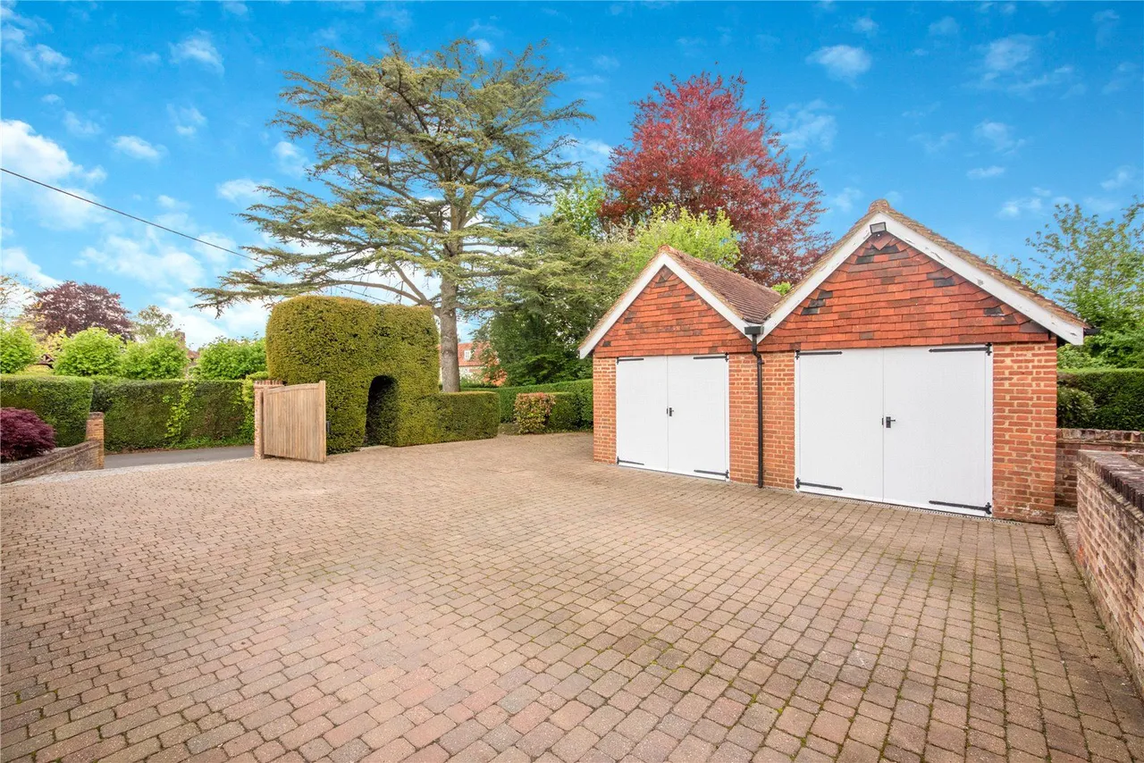 Croft Lane, Crondall, GU10, photo 9