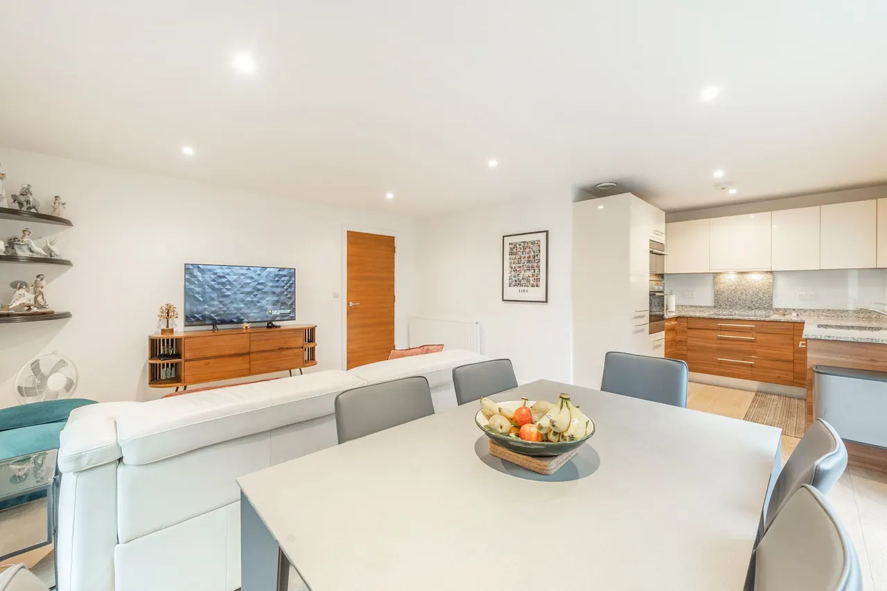 3 Victoria Court, Howard Road, Stanmore, photo 8