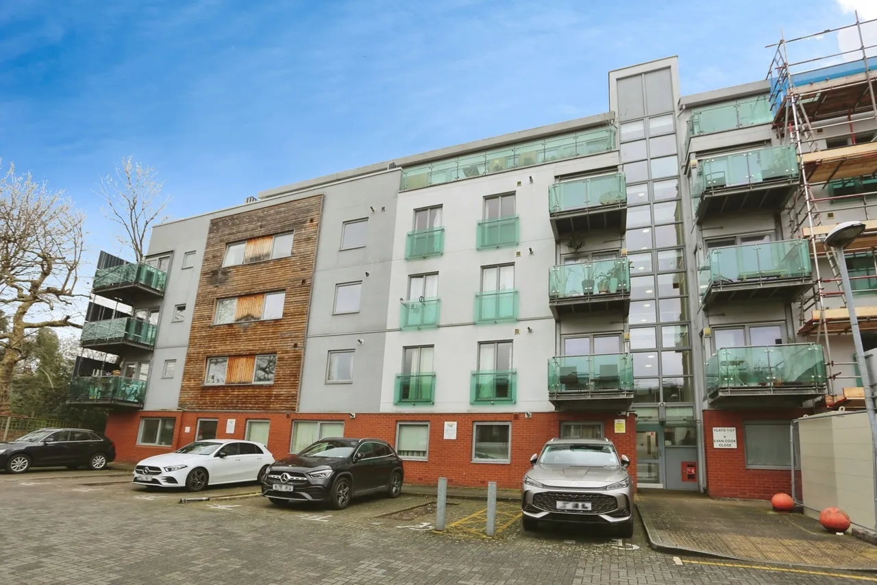 2 bed flat for sale, Evan Cook Close, London, SE15