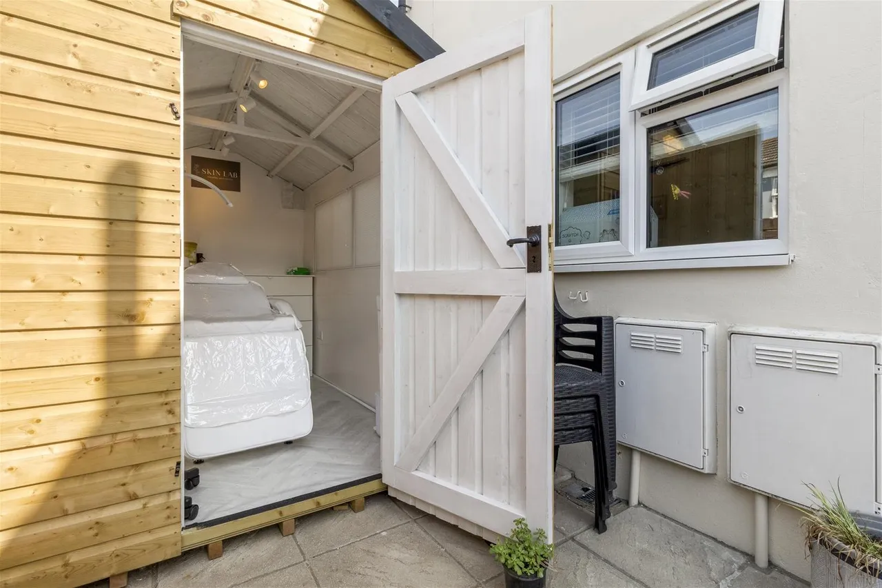Pavilion Road, Worthing, photo 11