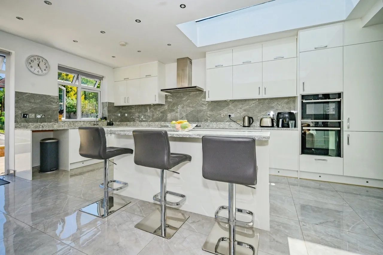 Wychwood Avenue, Luton, Bedfordshire, LU2, photo 4