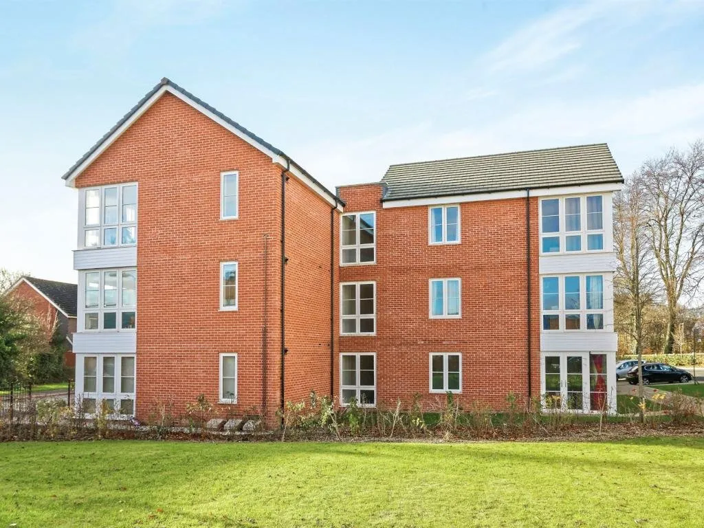 2 bed flat to rent — Flat 13, Darley House Rooksdown Avenue, Basingstoke, Basingstoke, RG24 9NR