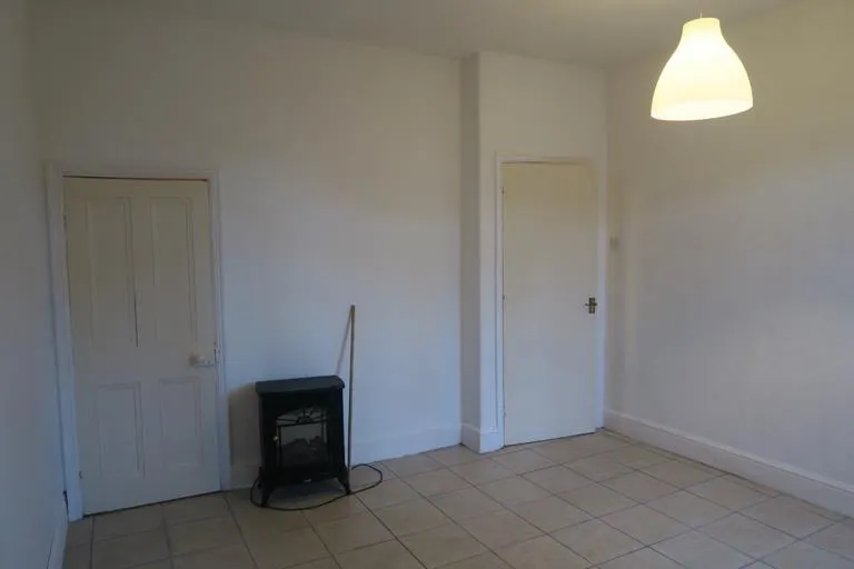 York Avenue, West End, LN1, photo 9