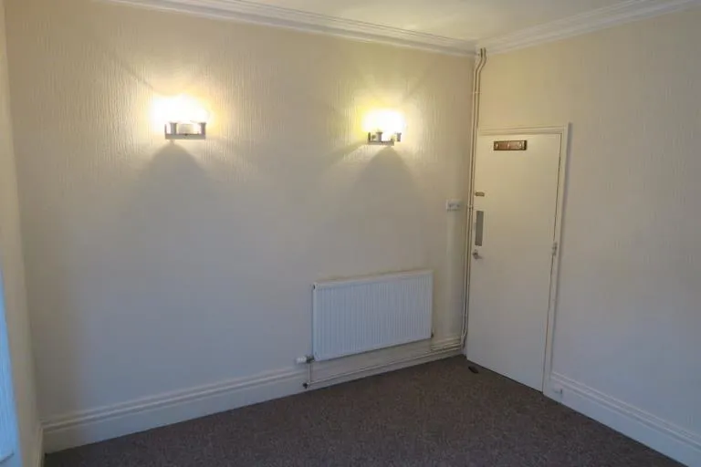 York Avenue, West End, LN1, photo 5