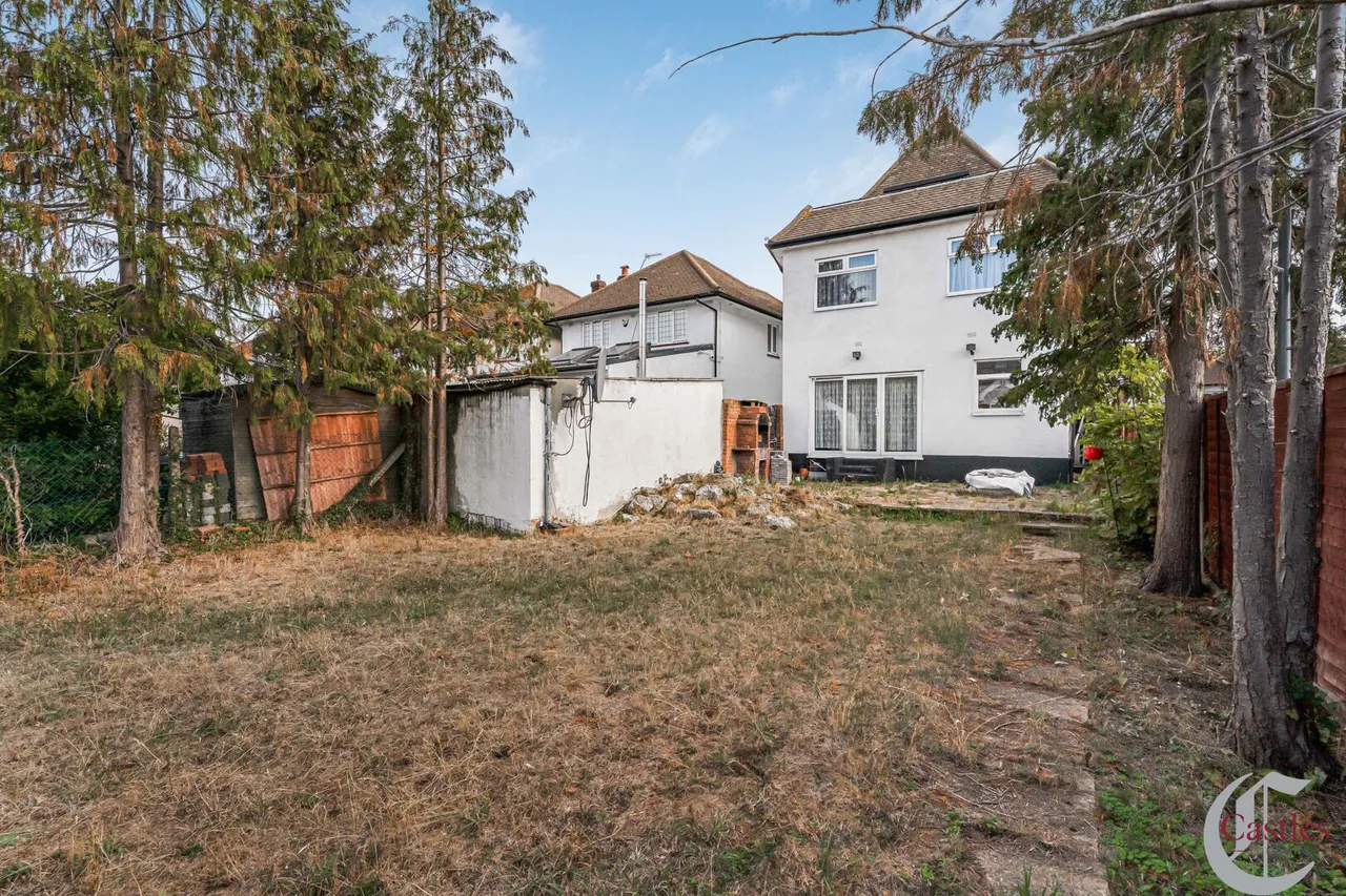 Chase Road, N14, photo 31