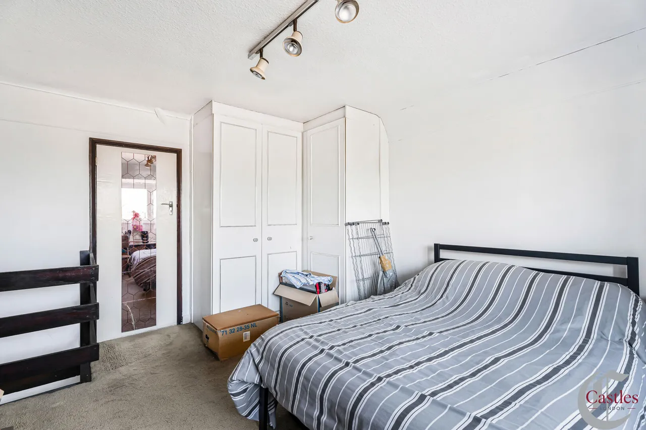 Chase Road, N14, photo 13