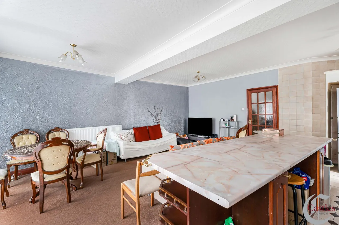 Chase Road, N14, photo 11