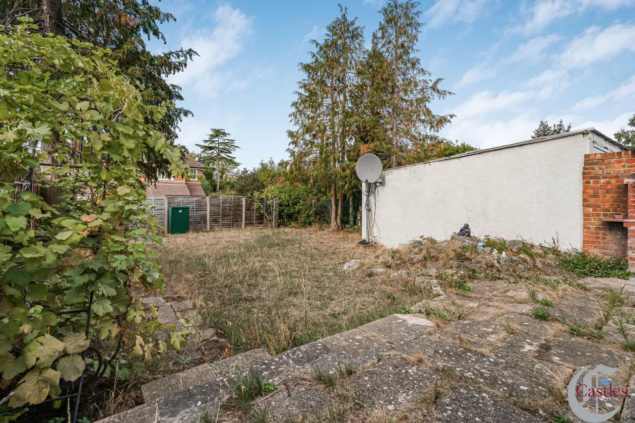 Chase Road, N14, photo 25