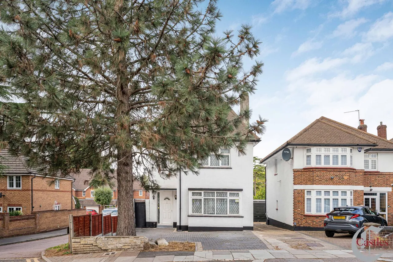 Chase Road, N14, photo 29