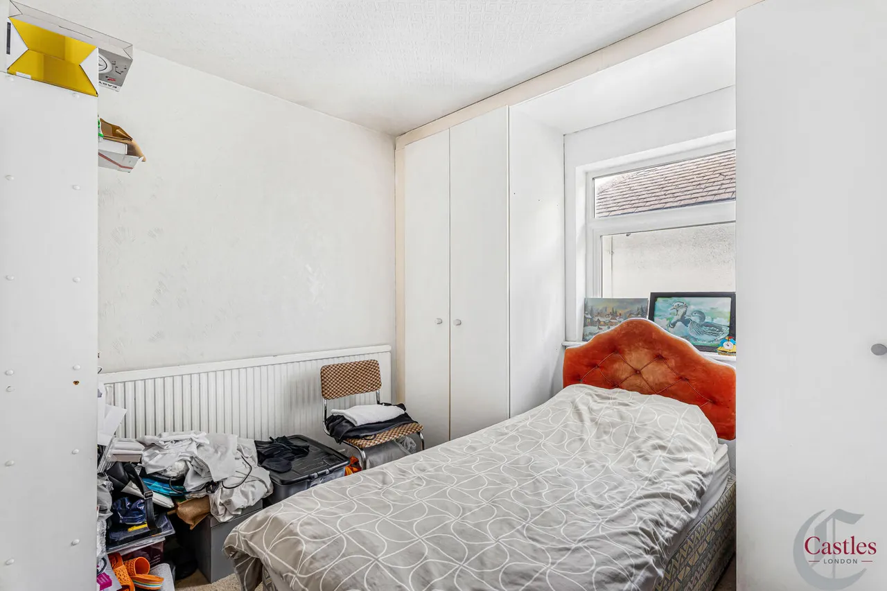 Chase Road, N14, photo 15