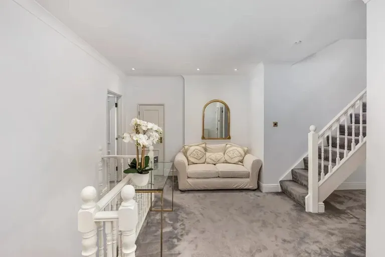 Finchley Road, Golders Green, NW11 7PE, photo 6