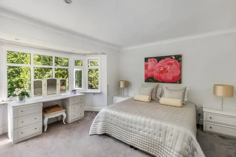 Finchley Road, Golders Green, NW11 7PE, photo 3