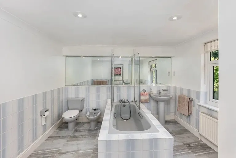 Finchley Road, Golders Green, NW11 7PE, photo 4