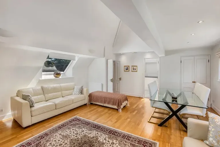 Finchley Road, Golders Green, NW11 7PE, photo 9