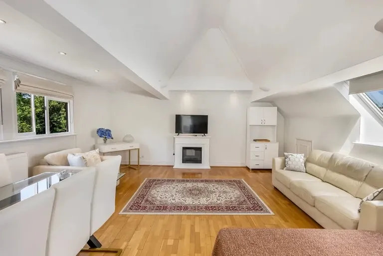 2 bed flat for sale — Finchley Road, Golders Green, NW11 7PE