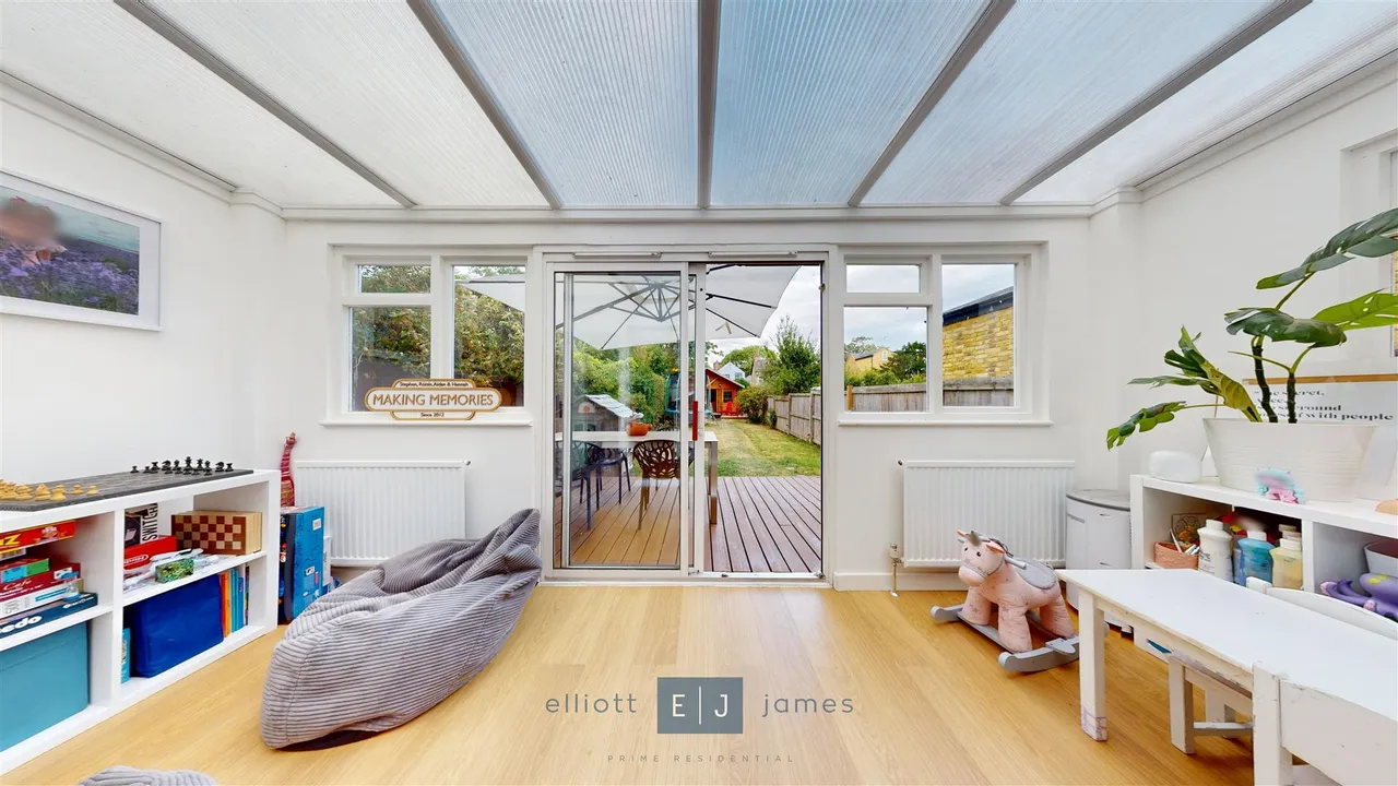 Lower Park Road, Loughton, photo 9