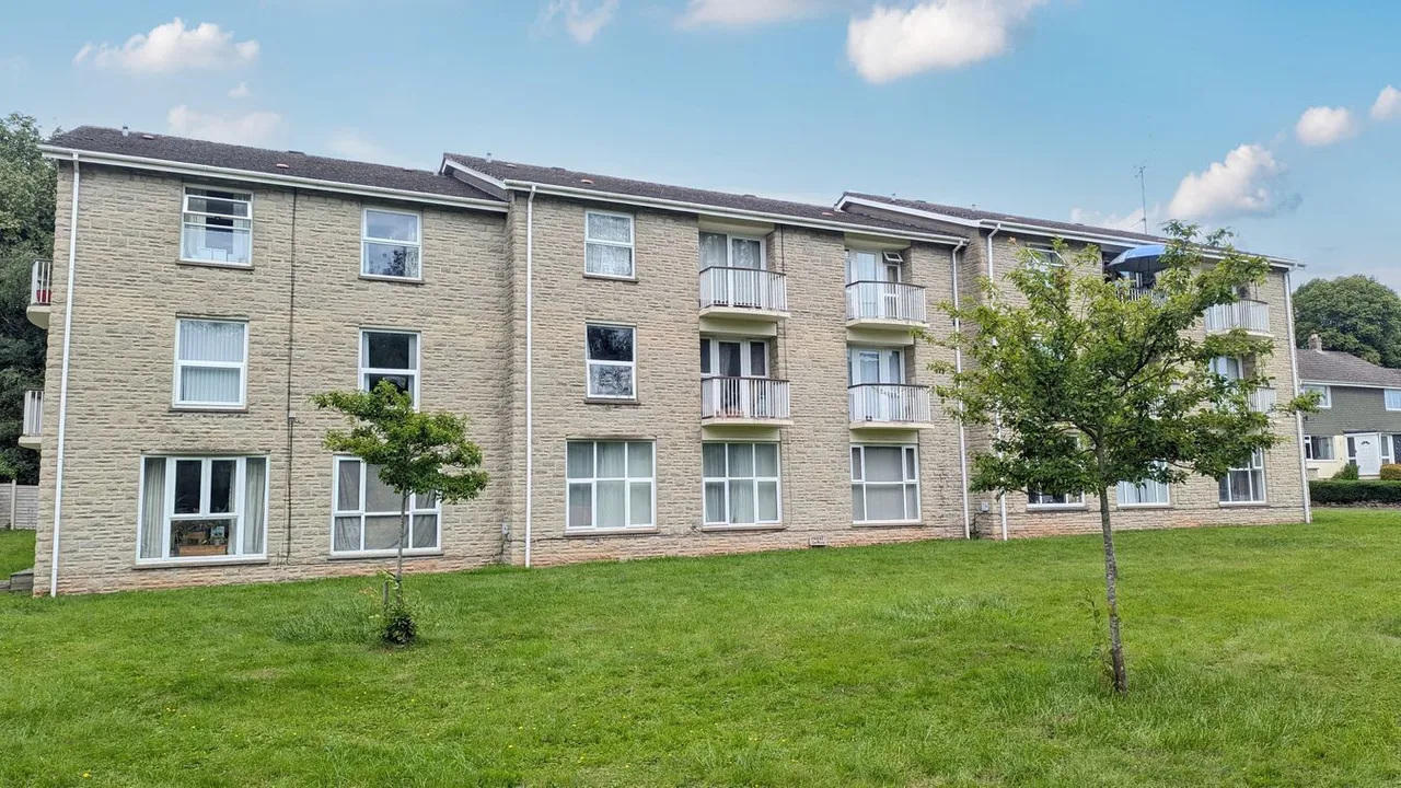 St Andrews Court, Wells, BA5, photo 15