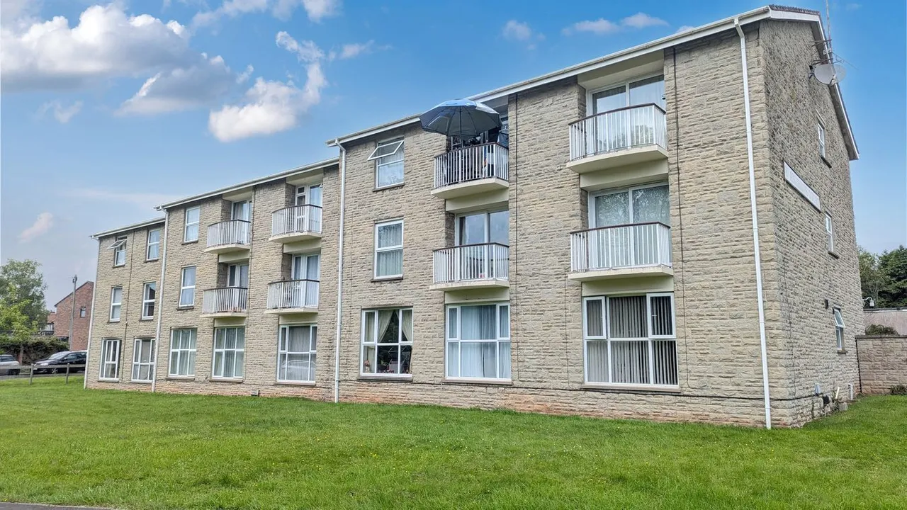 1 bed flat for sale, St Andrews Court, Wells, BA5