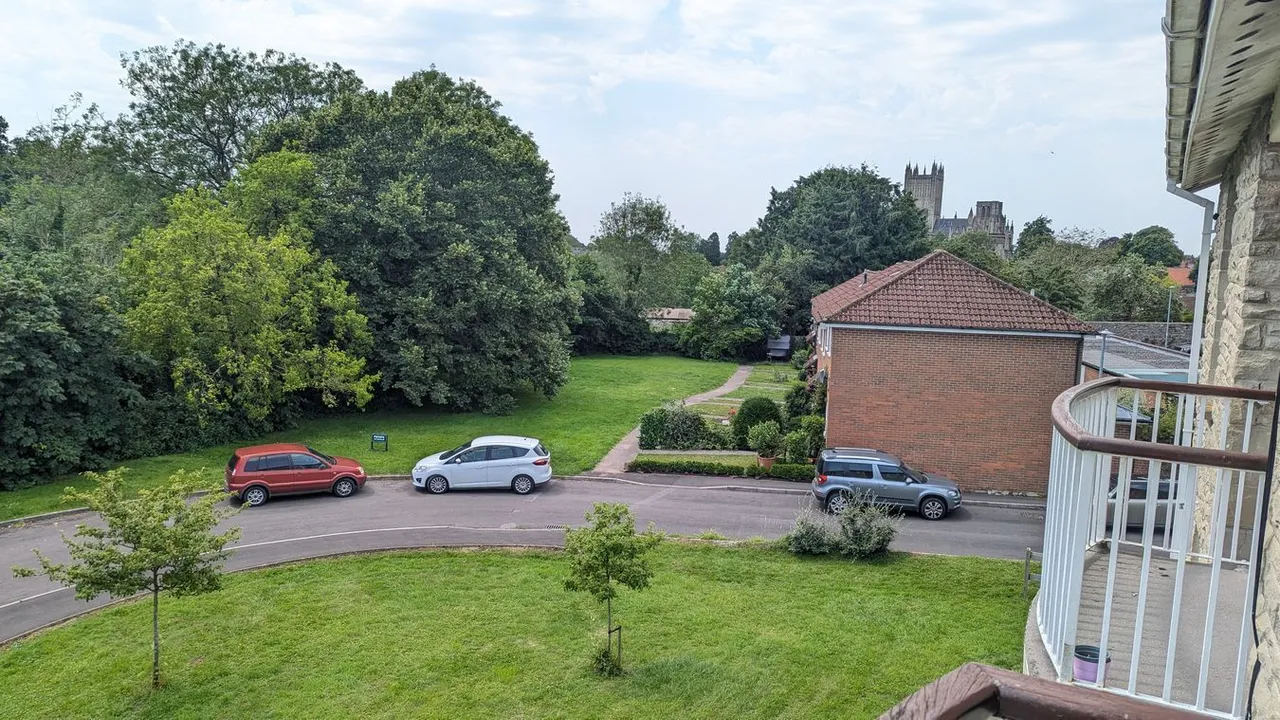 St Andrews Court, Wells, BA5, photo 14