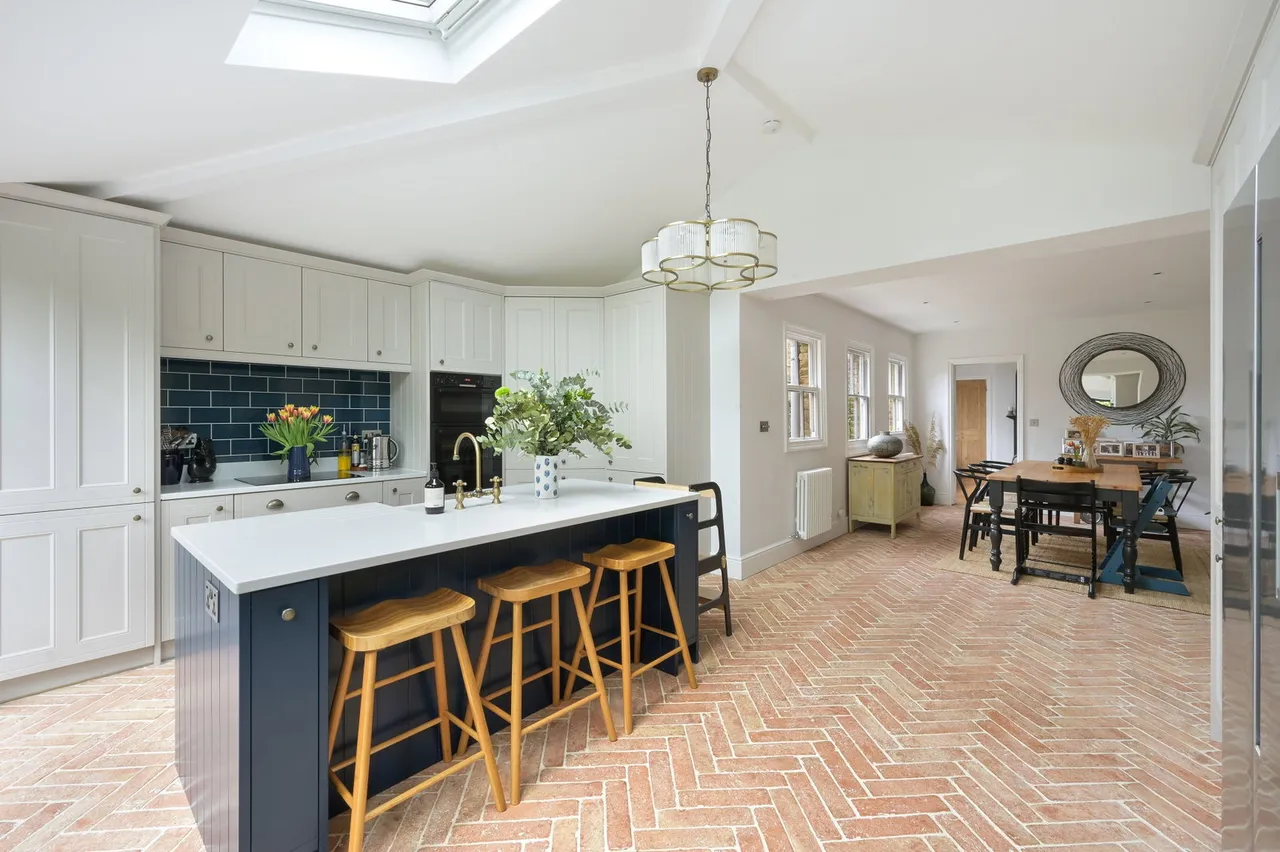 Beauchamp Road, West Molesey, KT8 2PG, photo 3