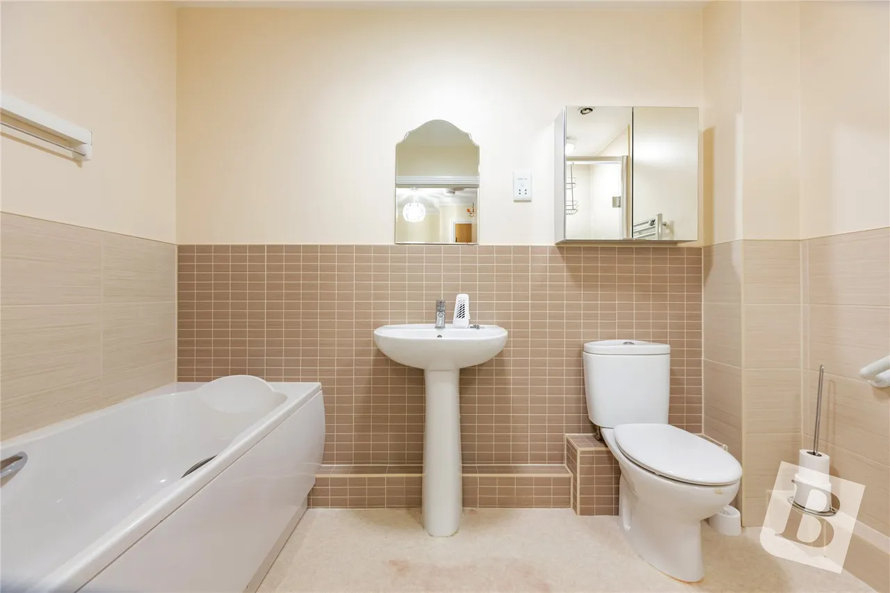 Pell Court, 165-171 Hornchurch Road, Hornchurch, RM12, photo 6