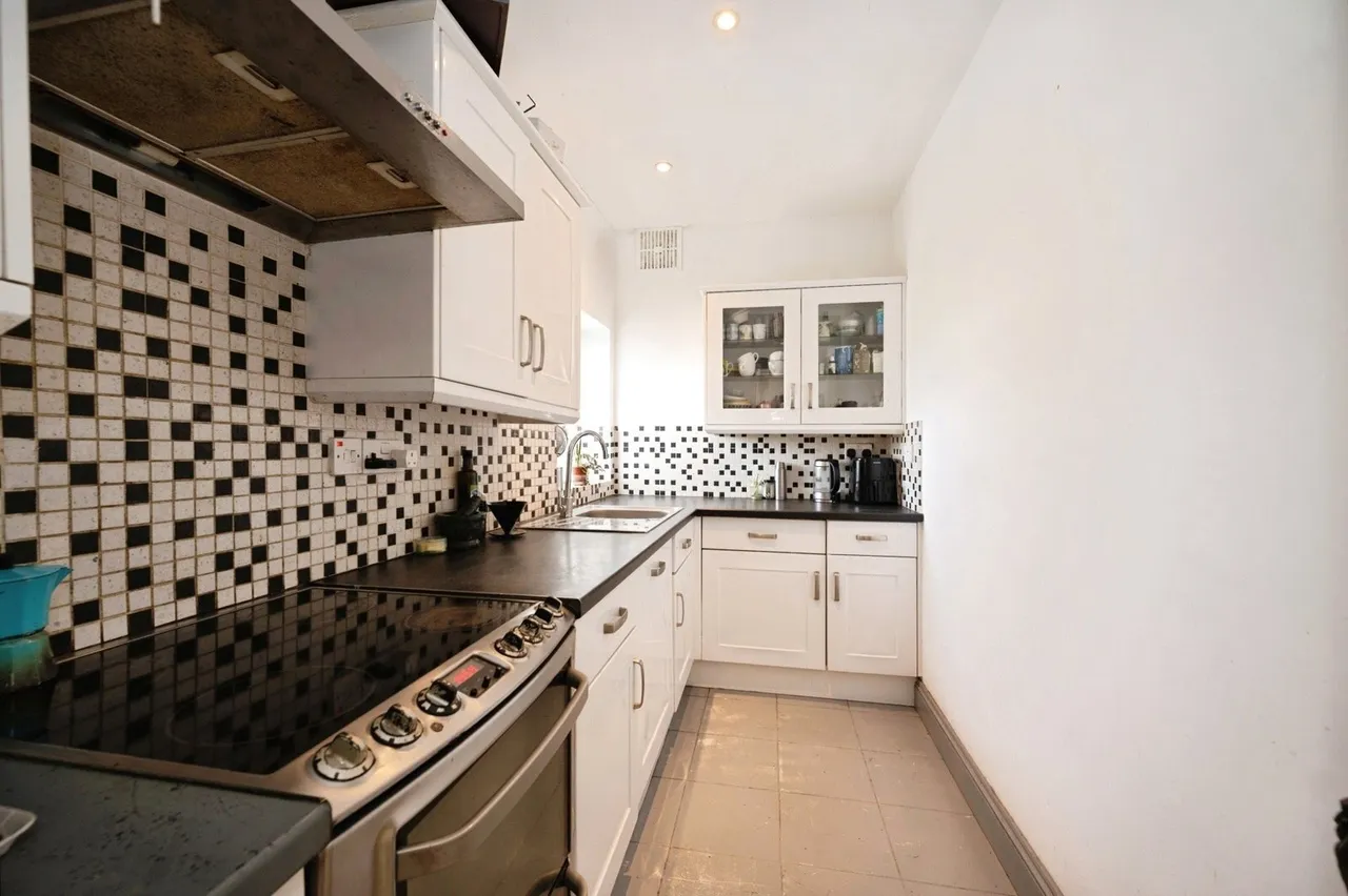 Sandy Beach Estate, Hayling Island, PO11, photo 5
