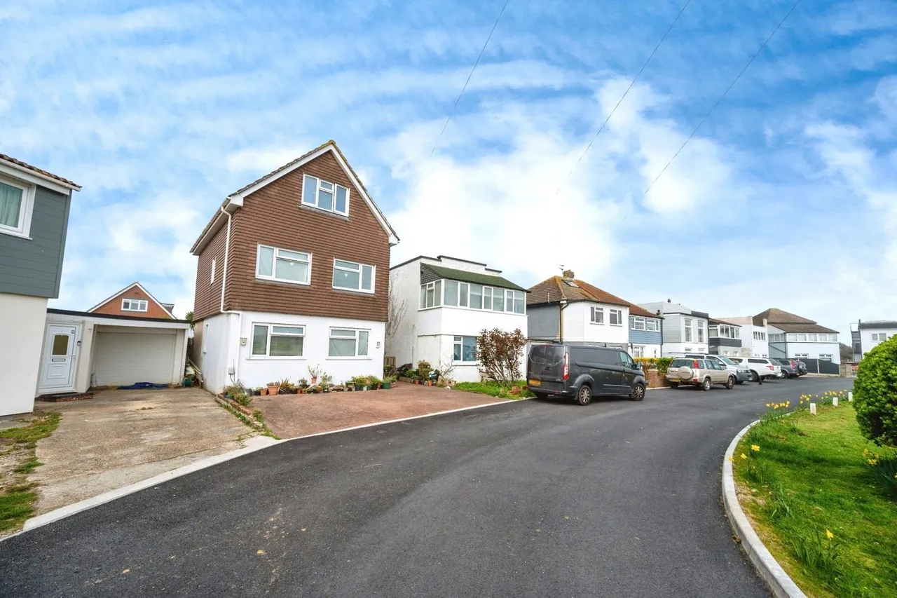 Sandy Beach Estate, Hayling Island, PO11, photo 21