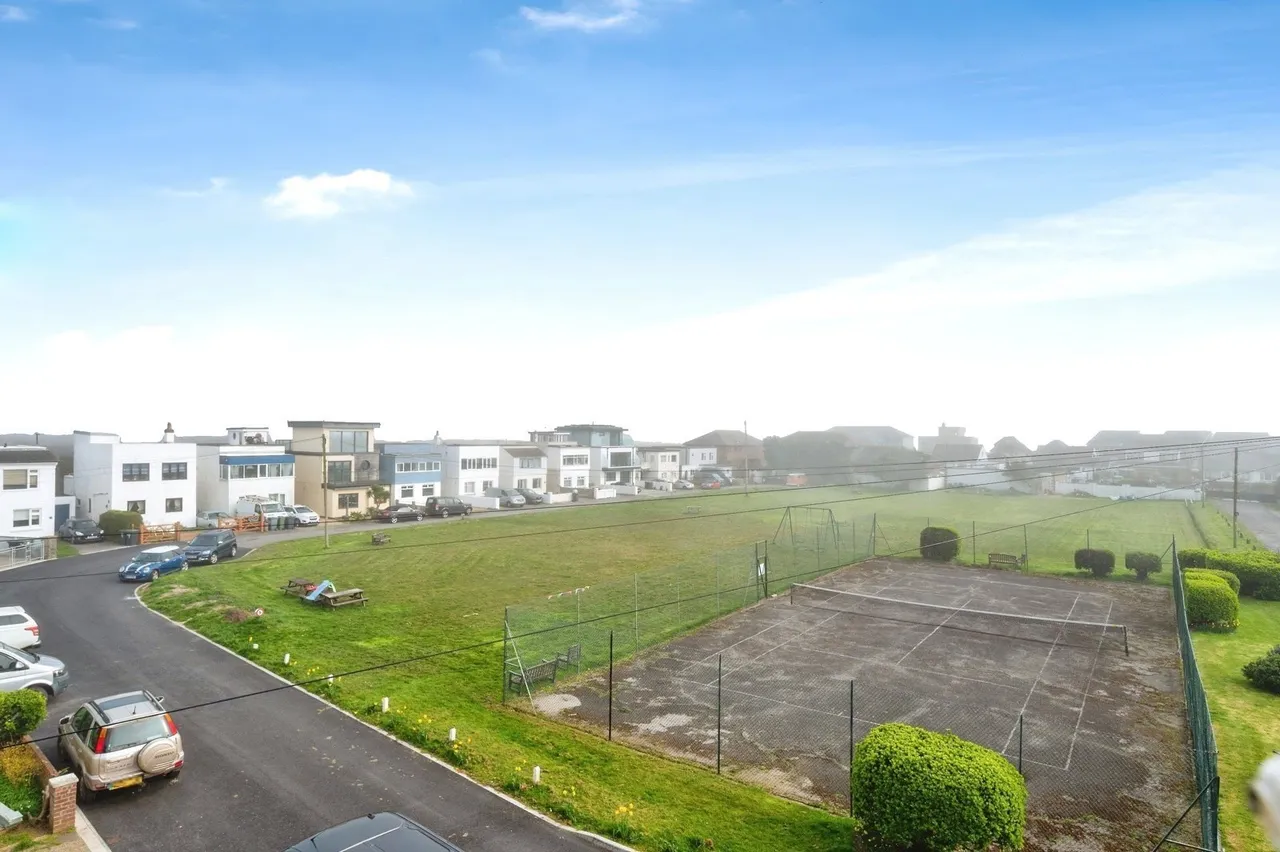 Sandy Beach Estate, Hayling Island, PO11, photo 11