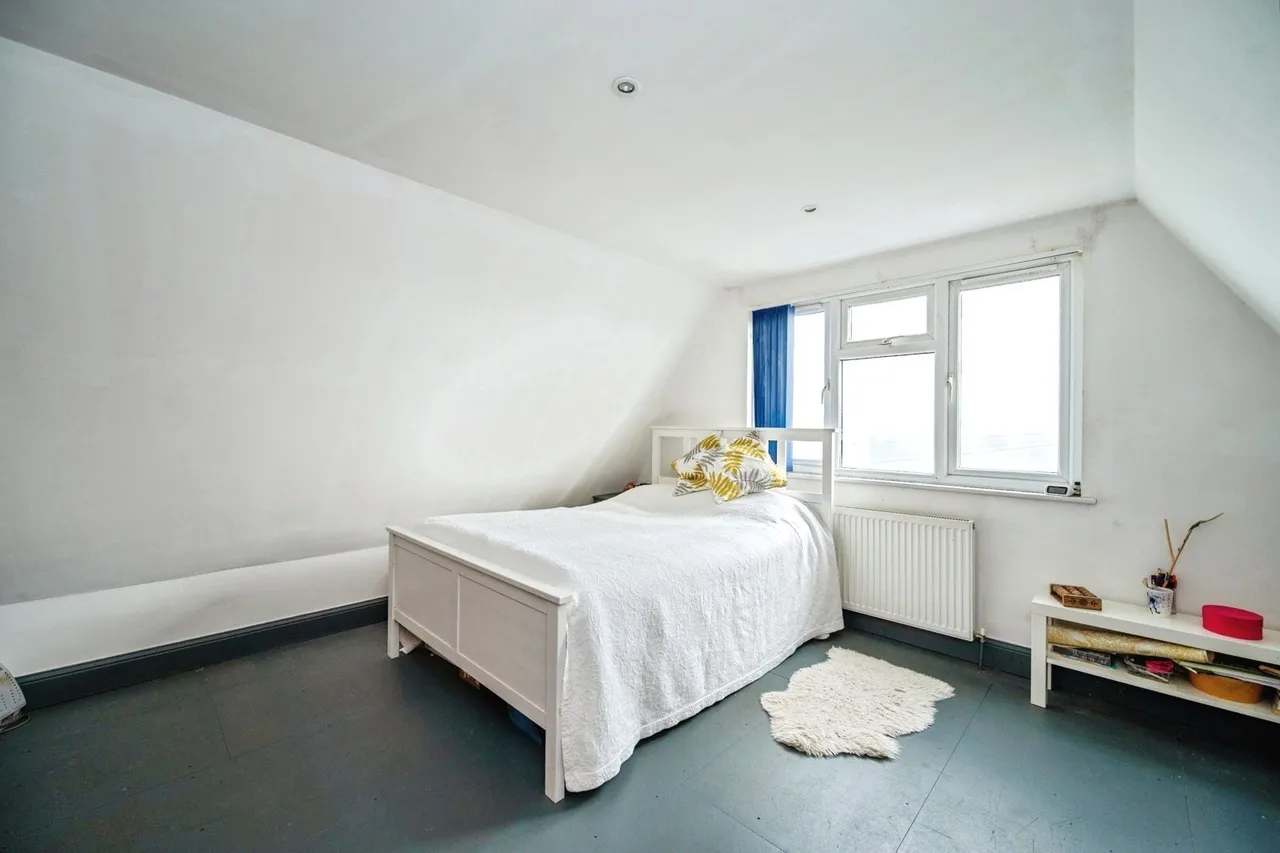 Sandy Beach Estate, Hayling Island, PO11, photo 4