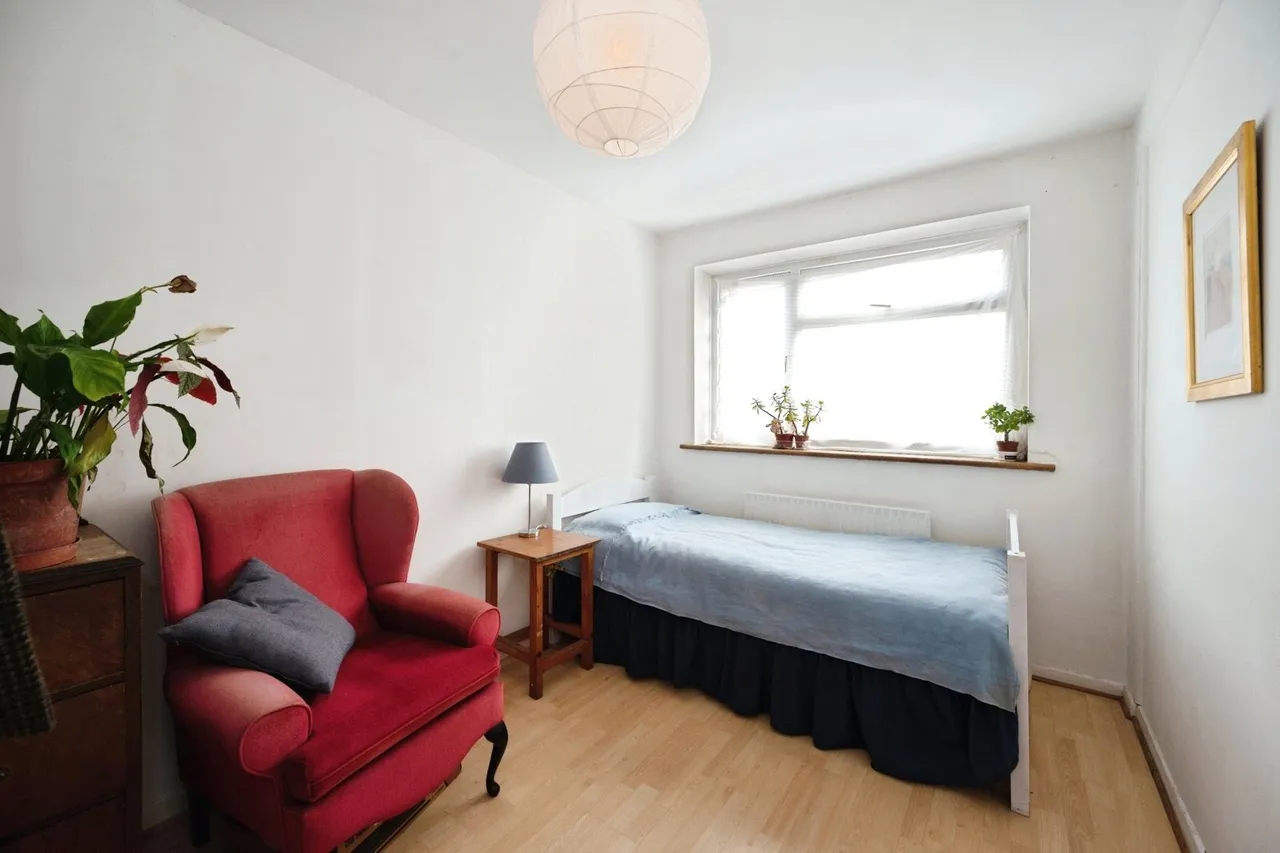 Sandy Beach Estate, Hayling Island, PO11, photo 6
