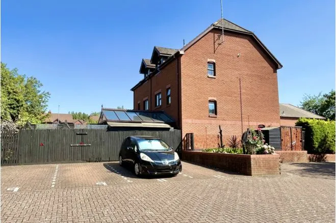 Ancona Close, Ramleaze, SN5, photo 13