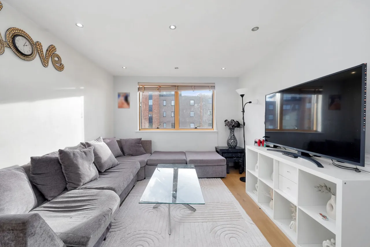 1 bed flat for sale, Gifford Road, London, NW10