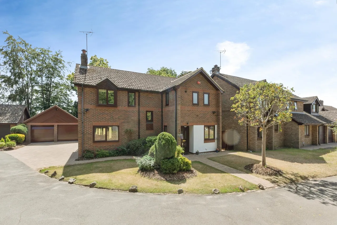 4 bed house for sale, Pinehurst, Sevenoaks, TN14