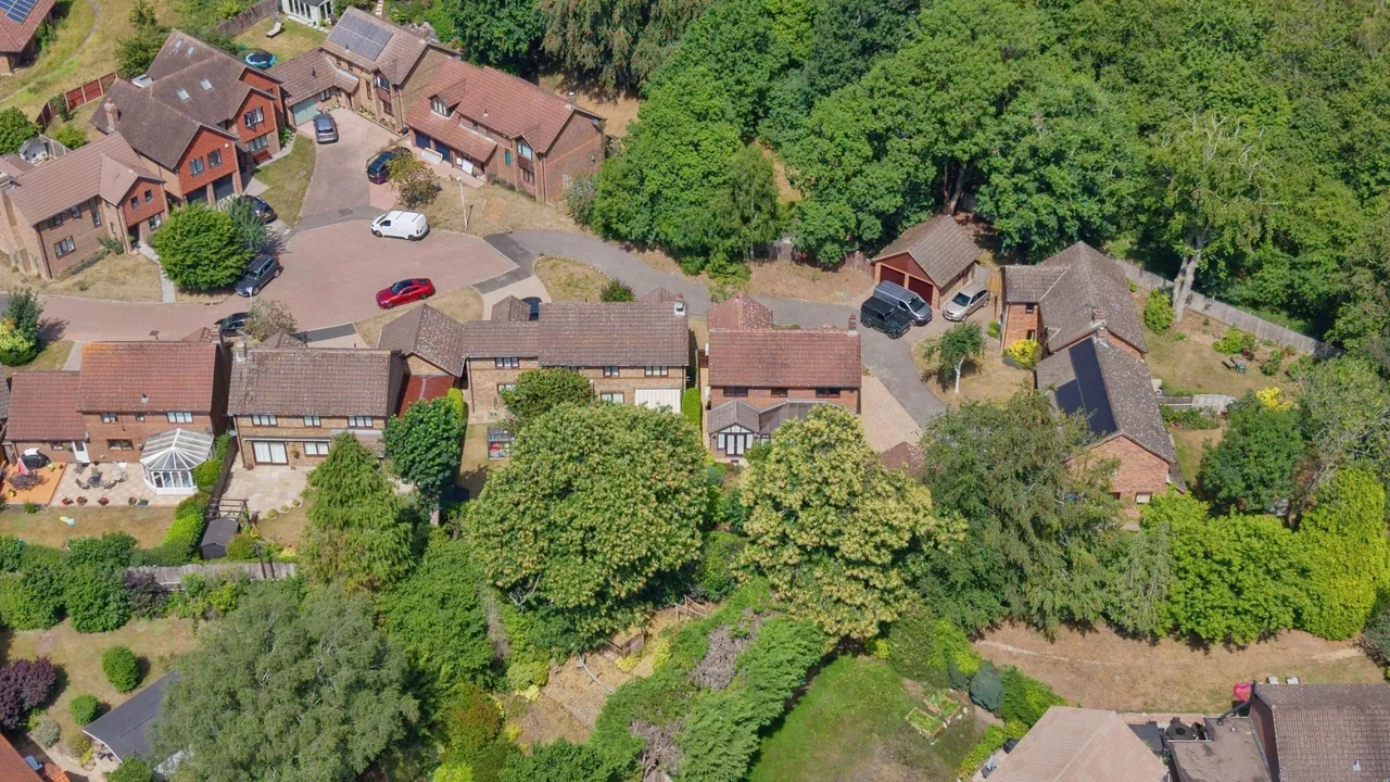 Pinehurst, Sevenoaks, TN14, photo 22