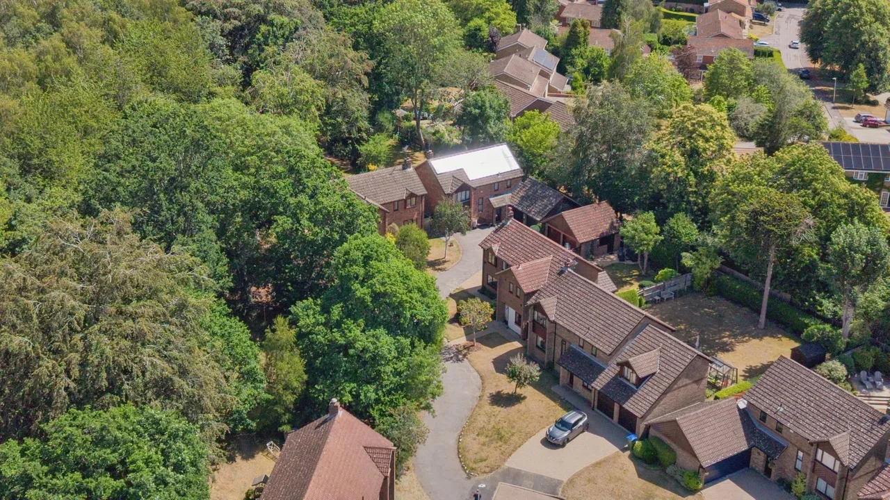 Pinehurst, Sevenoaks, TN14, photo 28