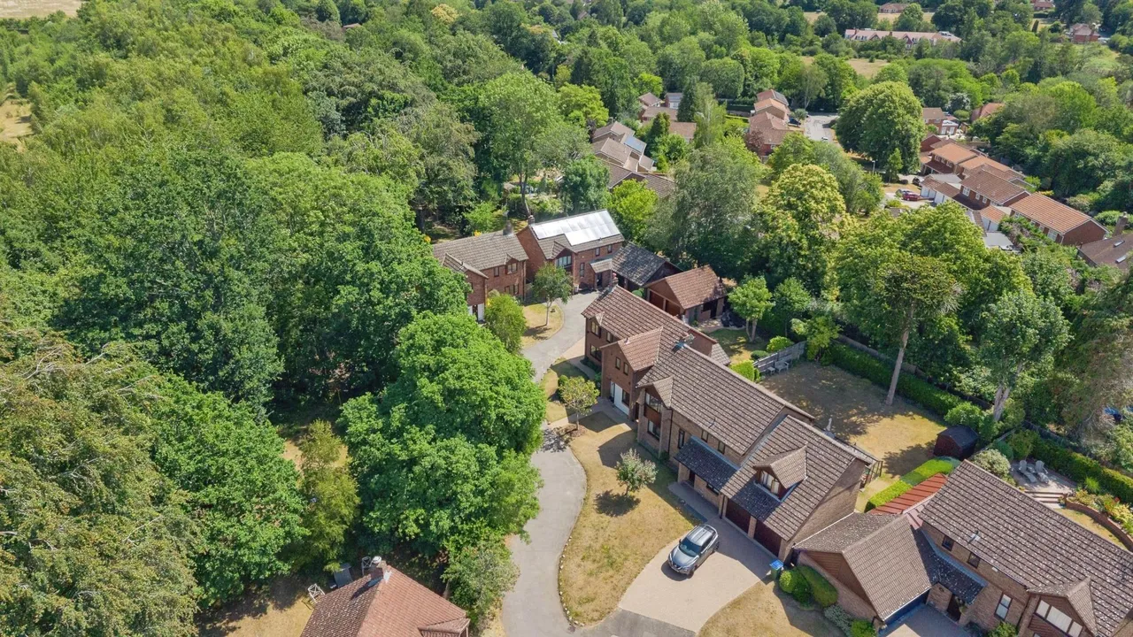 Pinehurst, Sevenoaks, TN14, photo 26