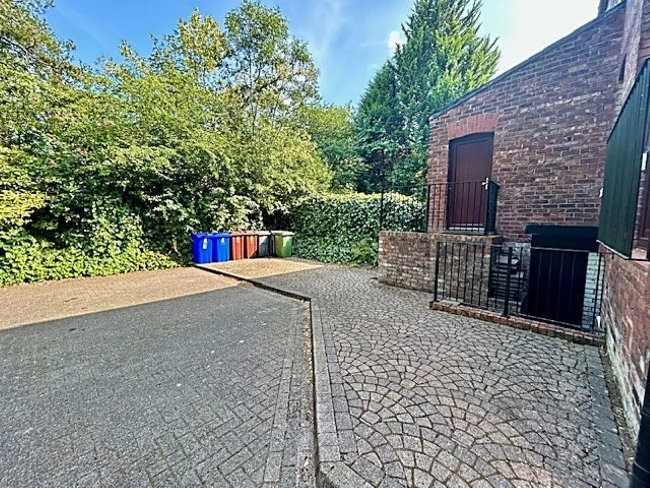 Park Gate Avenue, Manchester, photo 6