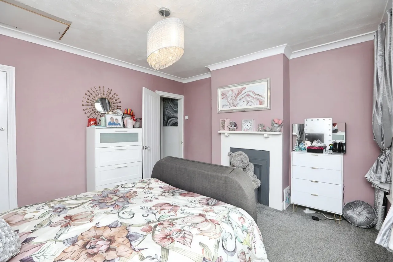 Church Road, Murston, Sittingbourne, Kent, ME10, photo 18