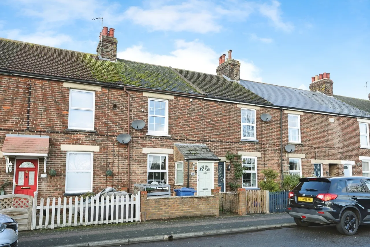 3 bed house for sale — Church Road, Murston, Sittingbourne, Kent, ME10