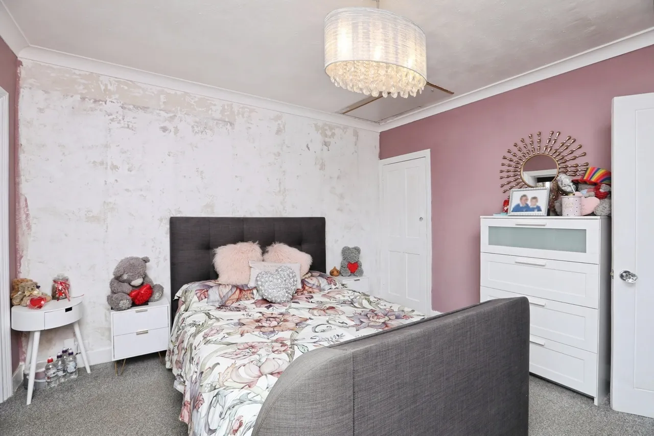 Church Road, Murston, Sittingbourne, Kent, ME10, photo 17