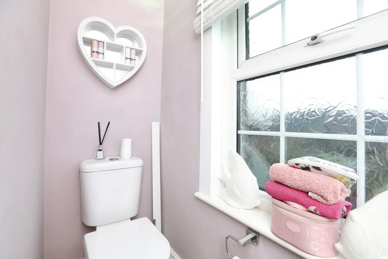 Church Road, Murston, Sittingbourne, Kent, ME10, photo 9