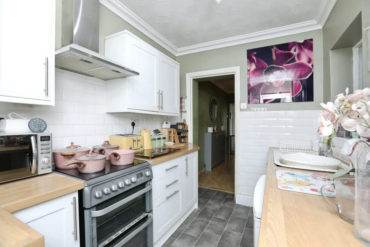 Church Road, Murston, Sittingbourne, Kent, ME10, photo 4