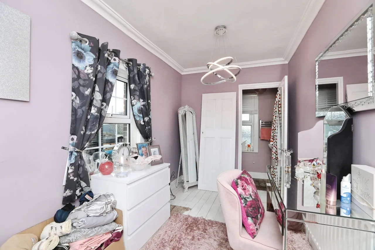 Church Road, Murston, Sittingbourne, Kent, ME10, photo 19