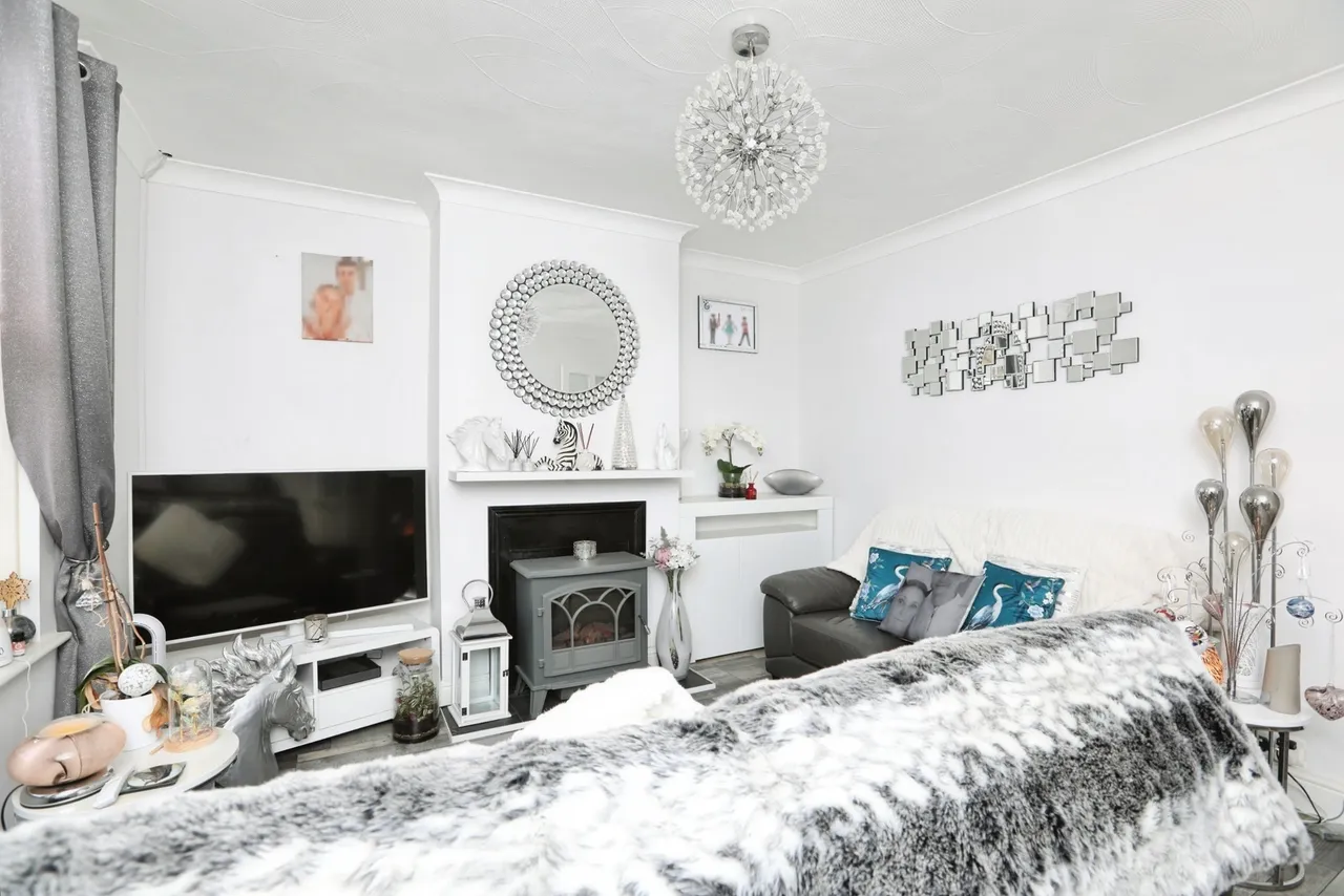 Church Road, Murston, Sittingbourne, Kent, ME10, photo 12