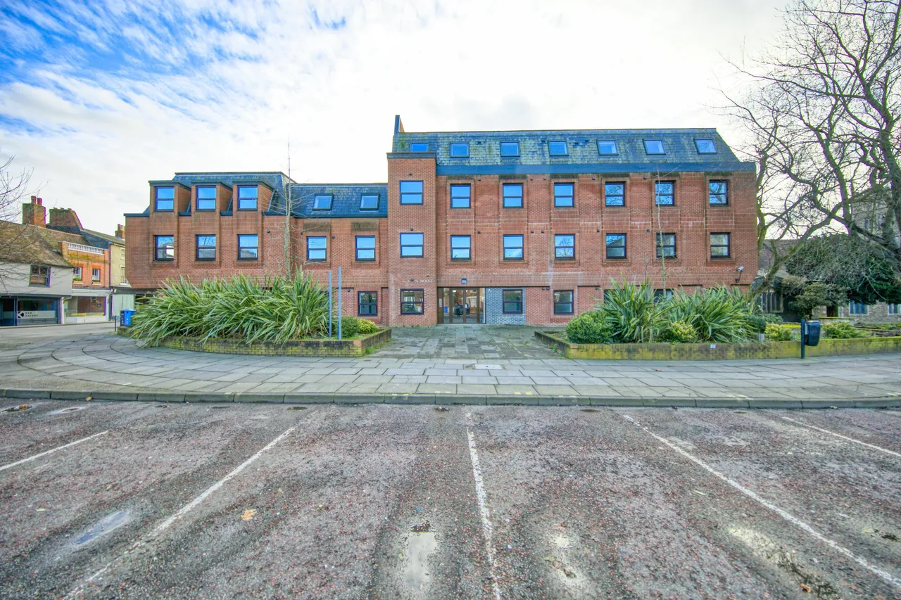 1 bed flat to rent — Cromwell Square