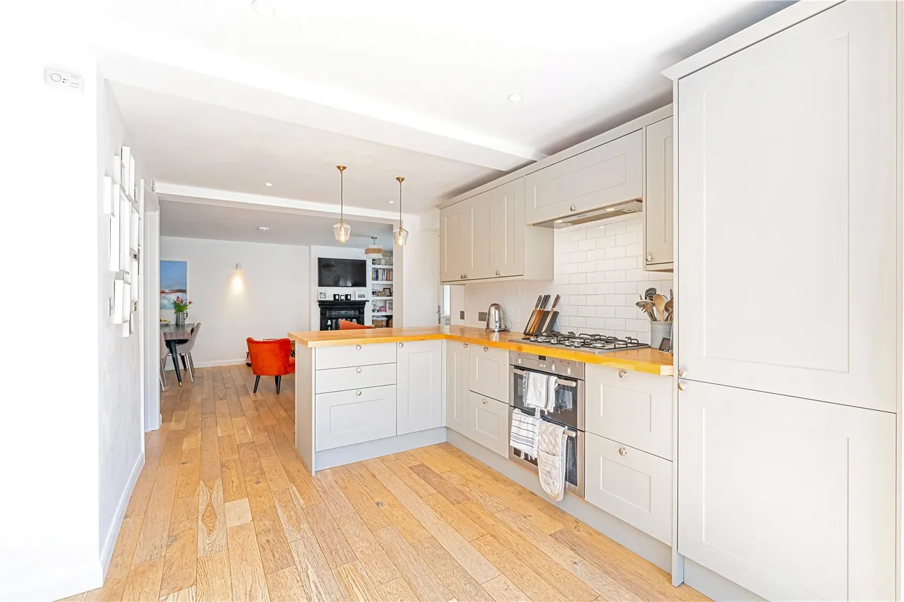 Marsh Farm Road, Twickenham, TW2 6SH, photo 6