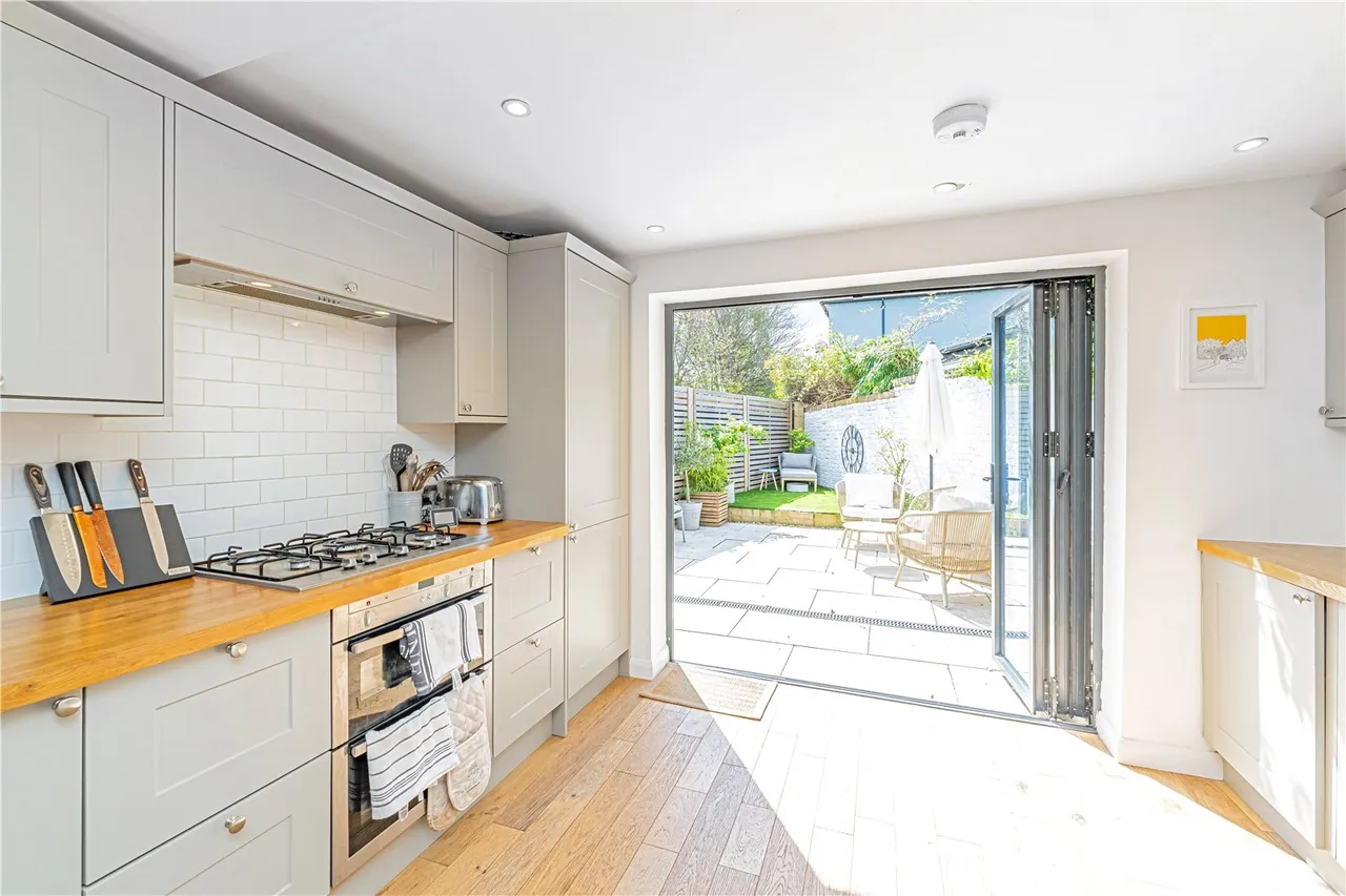 Marsh Farm Road, Twickenham, TW2 6SH, photo 5