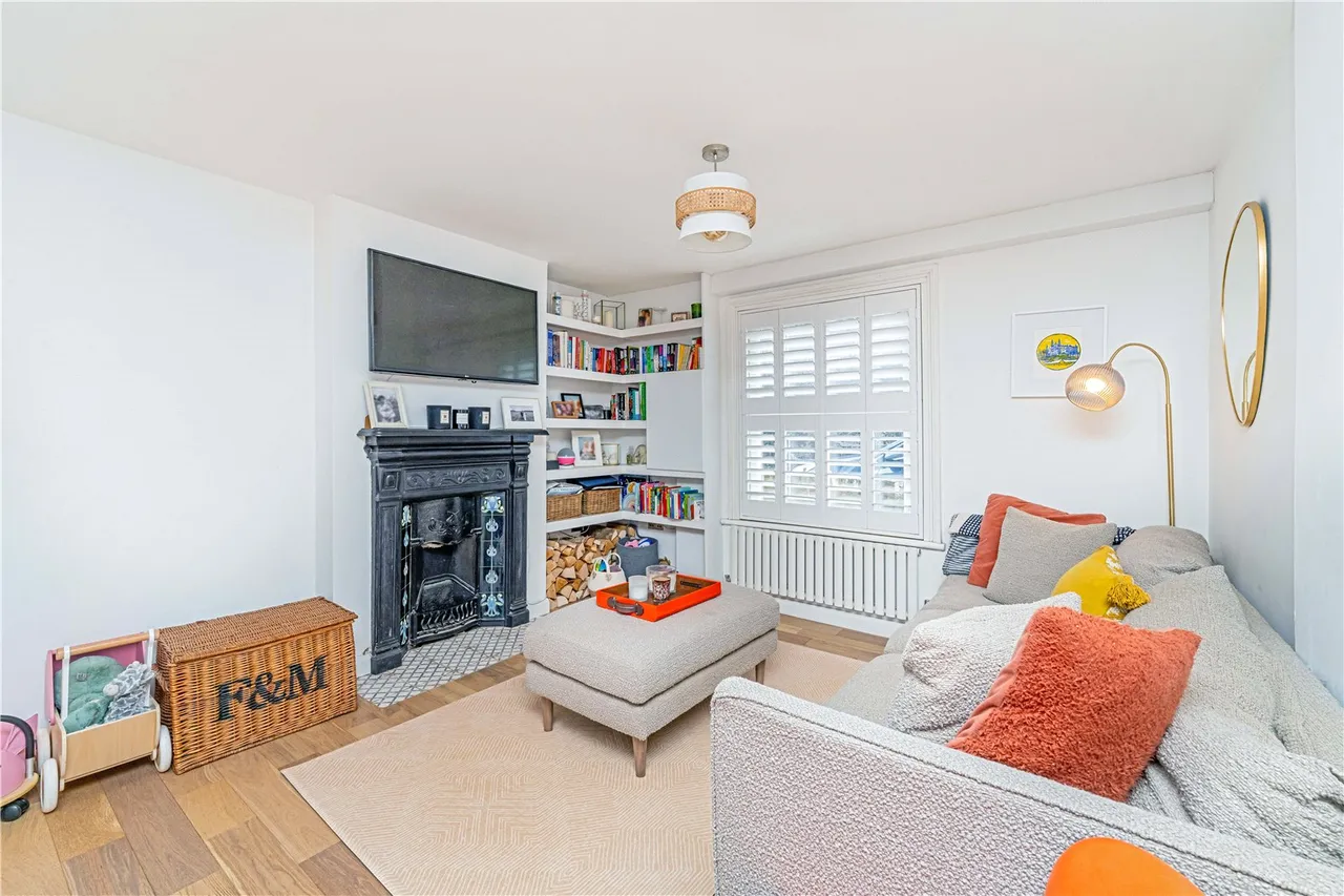 Marsh Farm Road, Twickenham, TW2 6SH, photo 2