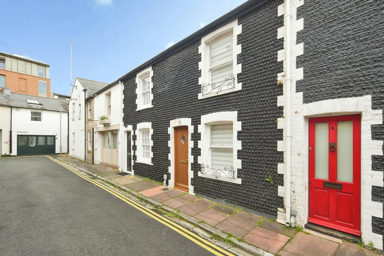 2 bed house for sale, Queens Place, Brighton, BN1